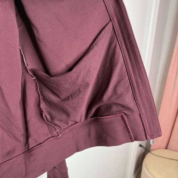 Lululemon Cover Your Tracks Zip Up Jacket - Cassis Burgundy - Size 10 - Picture 13 of 14